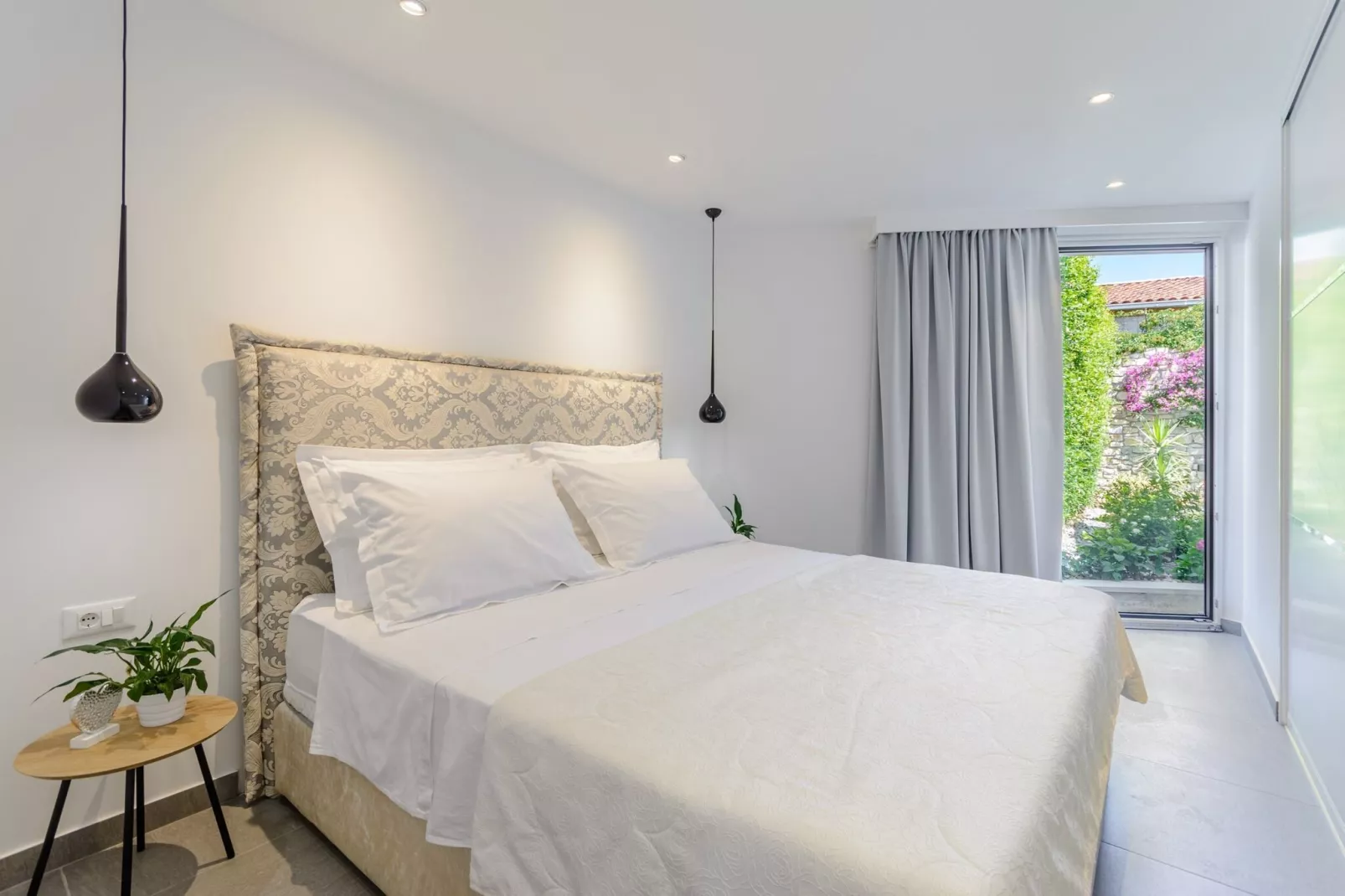 Villa Stone Pearl - Two Bedroom Holiday House with Pool-Chambre