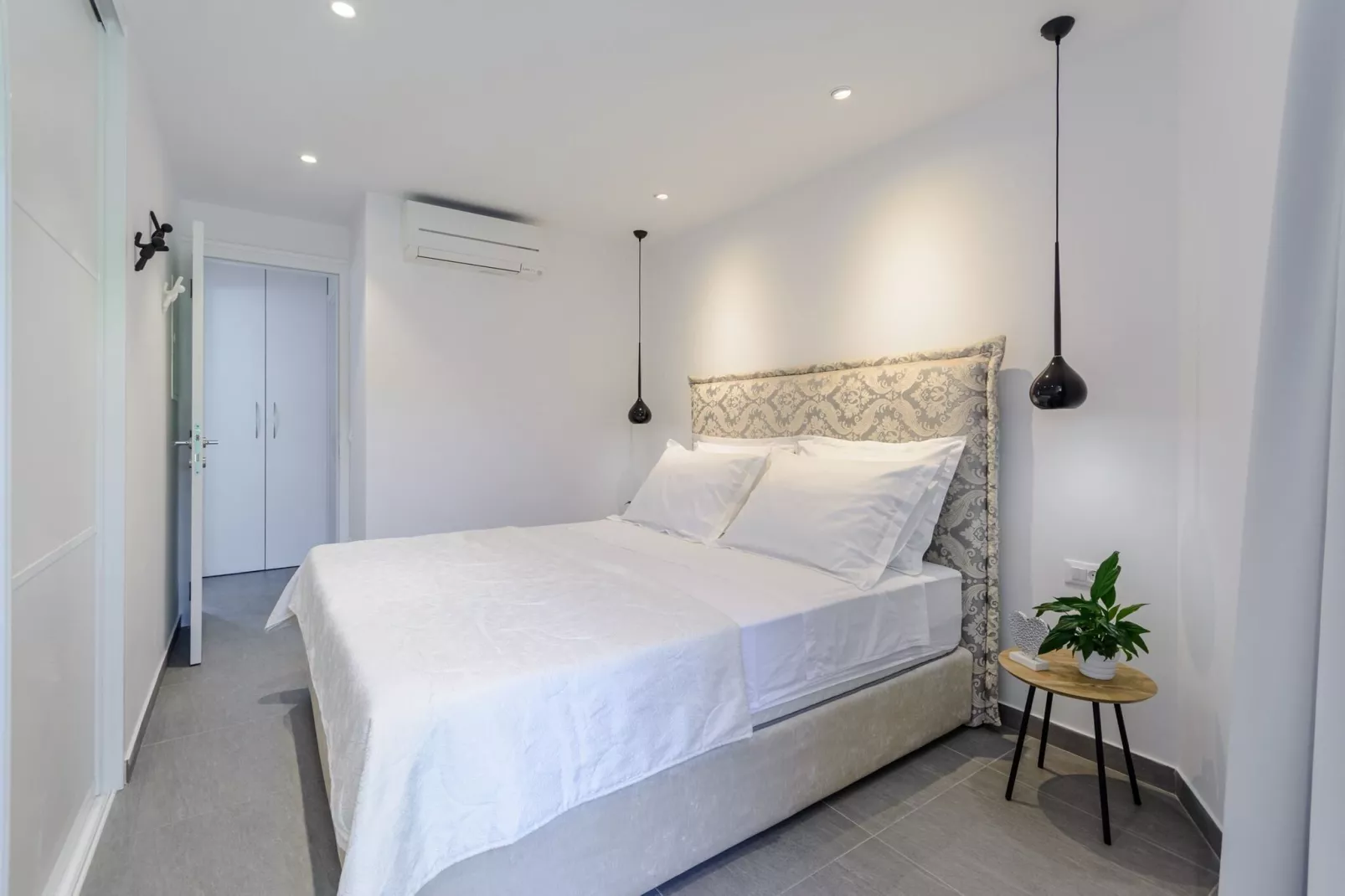 Villa Stone Pearl - Two Bedroom Holiday House with Pool-Chambre