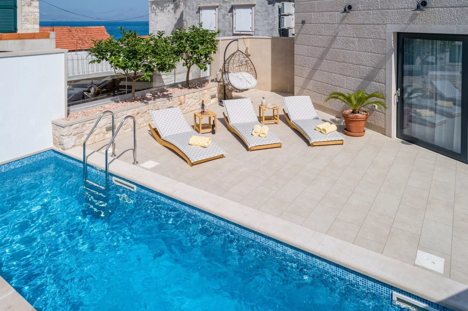 Villa Stone Pearl - Two Bedroom Holiday House with Pool-Piscine