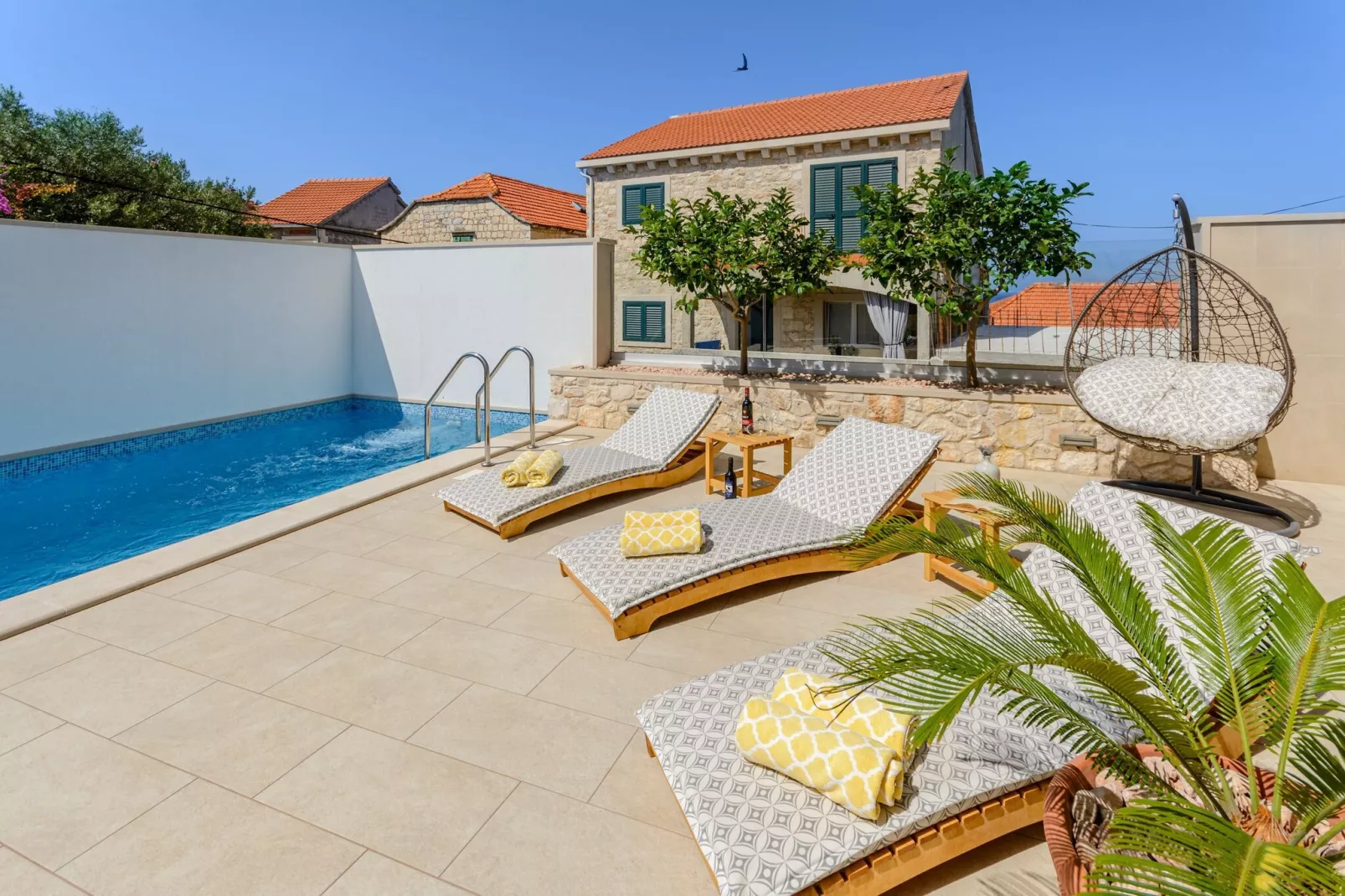 Villa Stone Pearl - Two Bedroom Holiday House with Pool-Piscine