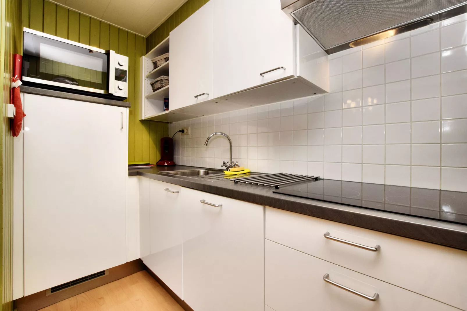 Maison Piérlu-Kitchen
