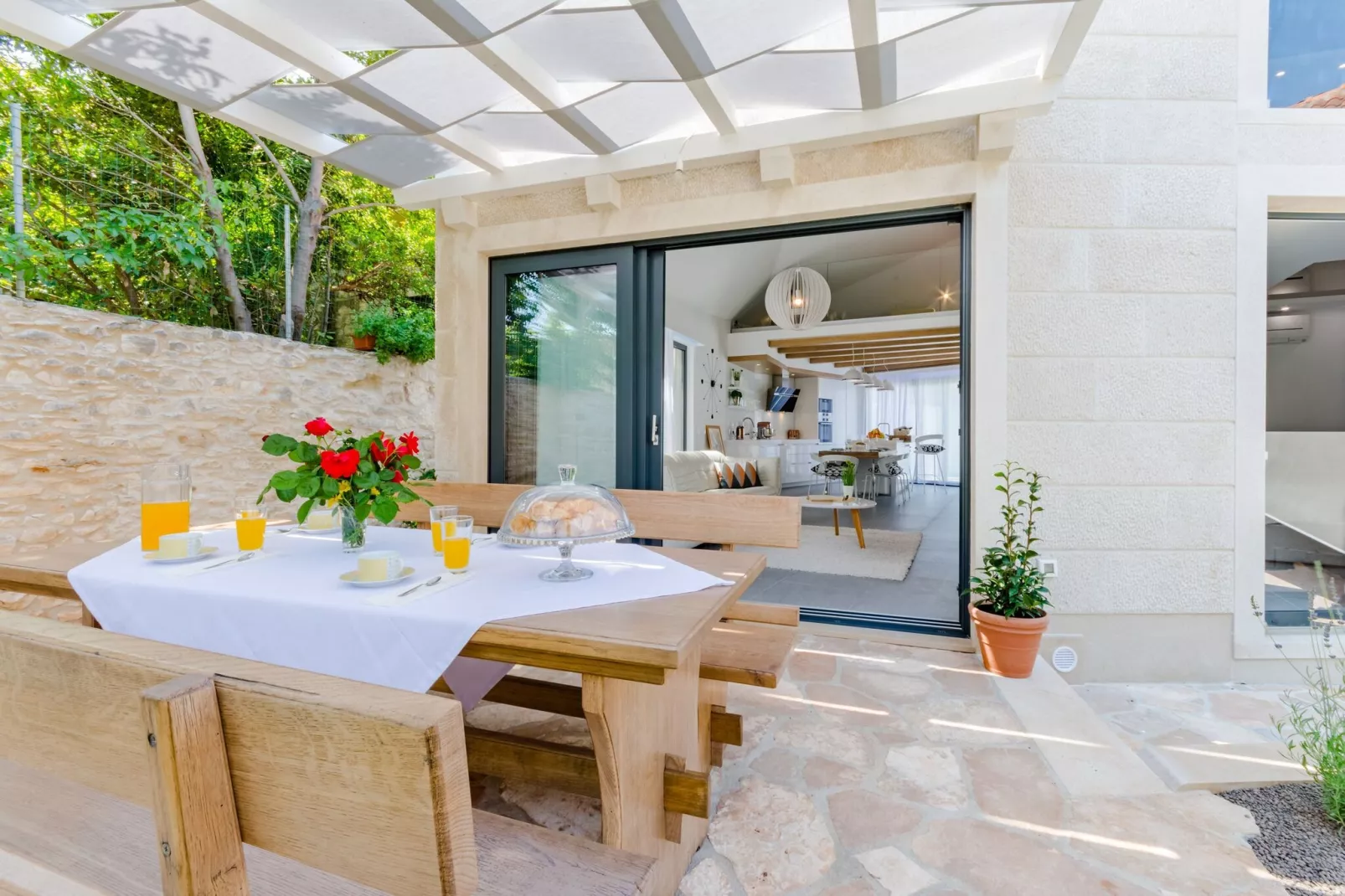 Villa Stone Pearl - Two Bedroom Holiday House with Pool-Terrasse