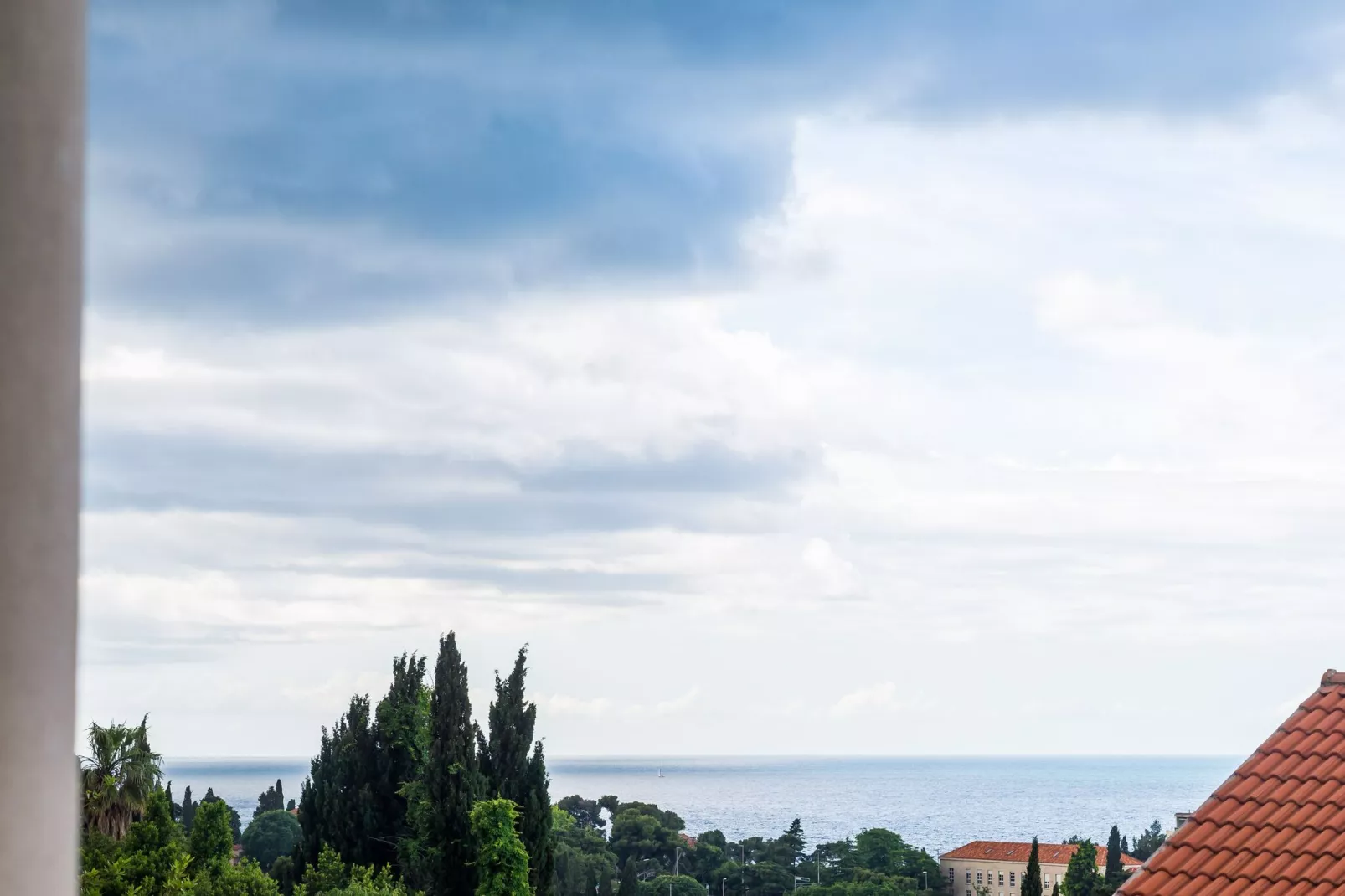 Miracle Apartments - Comfort Studio Apartment with Terrace and City View-View