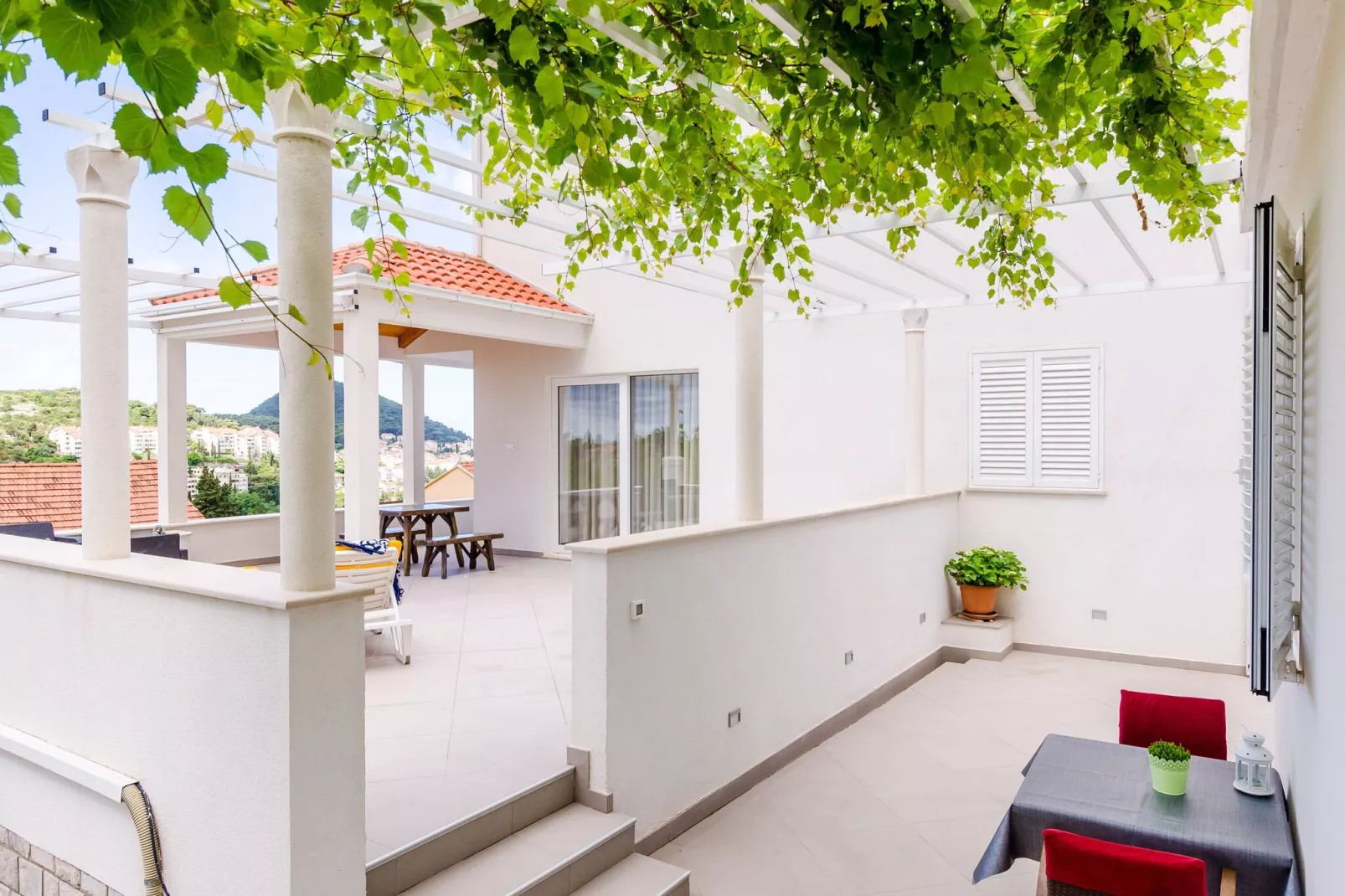 Miracle Apartments - Comfort Studio Apartment with Terrace and City View-Terrace