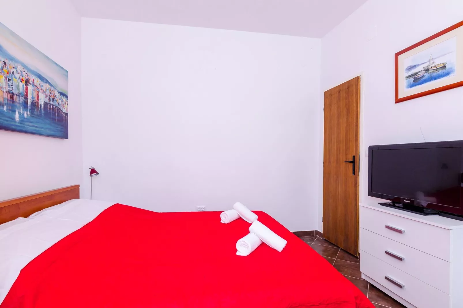 Miracle Apartments - Studio Apartment with Terrace and City View-Living room