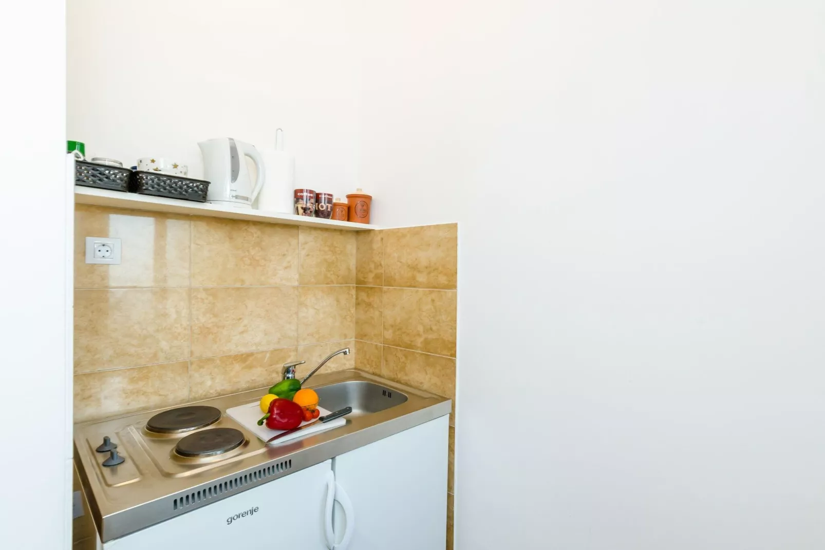 Miracle Apartments - Studio Apartment with Terrace and City View-Kitchen