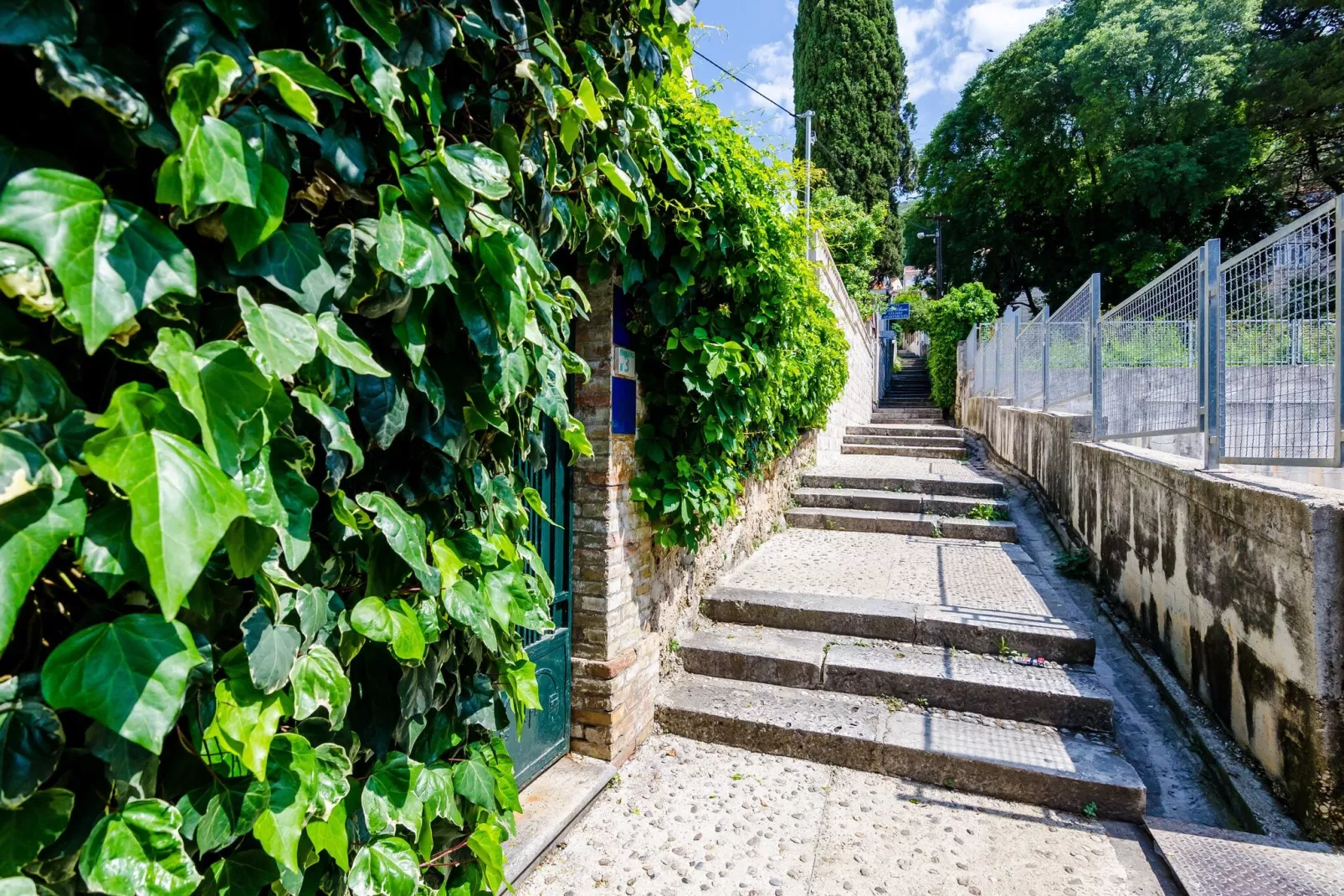 Guest House Ivana -Two Bedroom Apartment with Garden-Outdoor