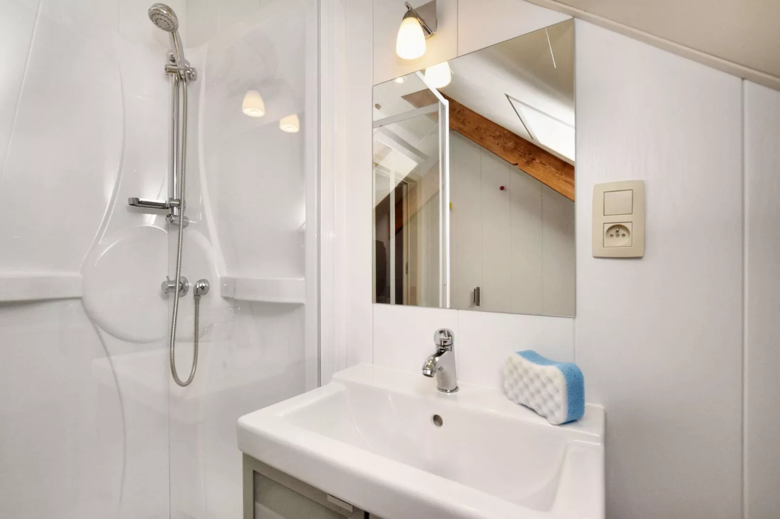 Maison Piérlu-Bathroom