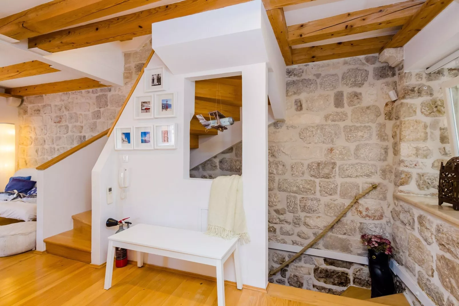 Apartment Domino 18 - Duplex Two Bedroom Apartment with City View-Living room