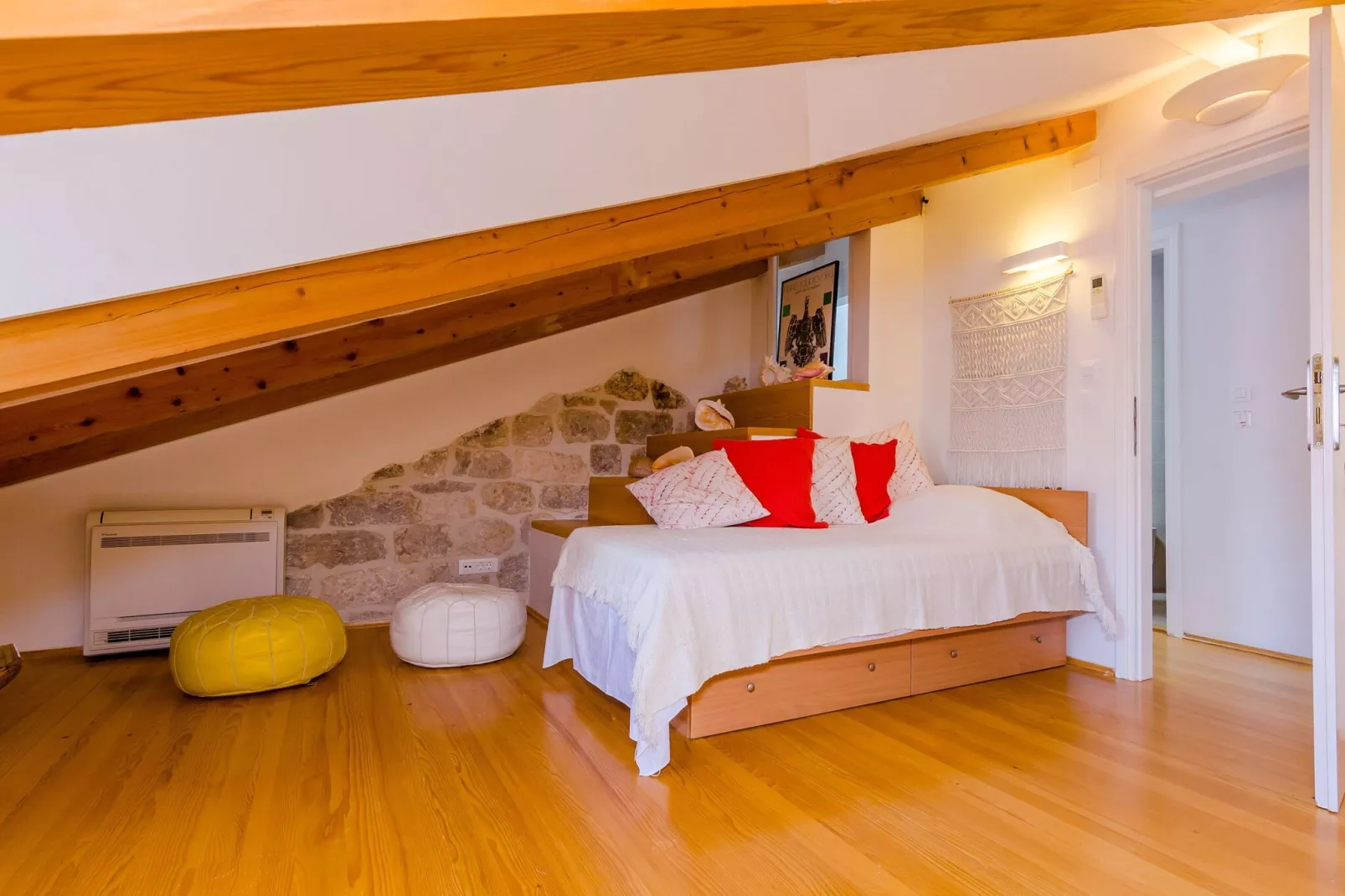 Apartment Domino 18 - Duplex Two Bedroom Apartment with City View-Bedroom