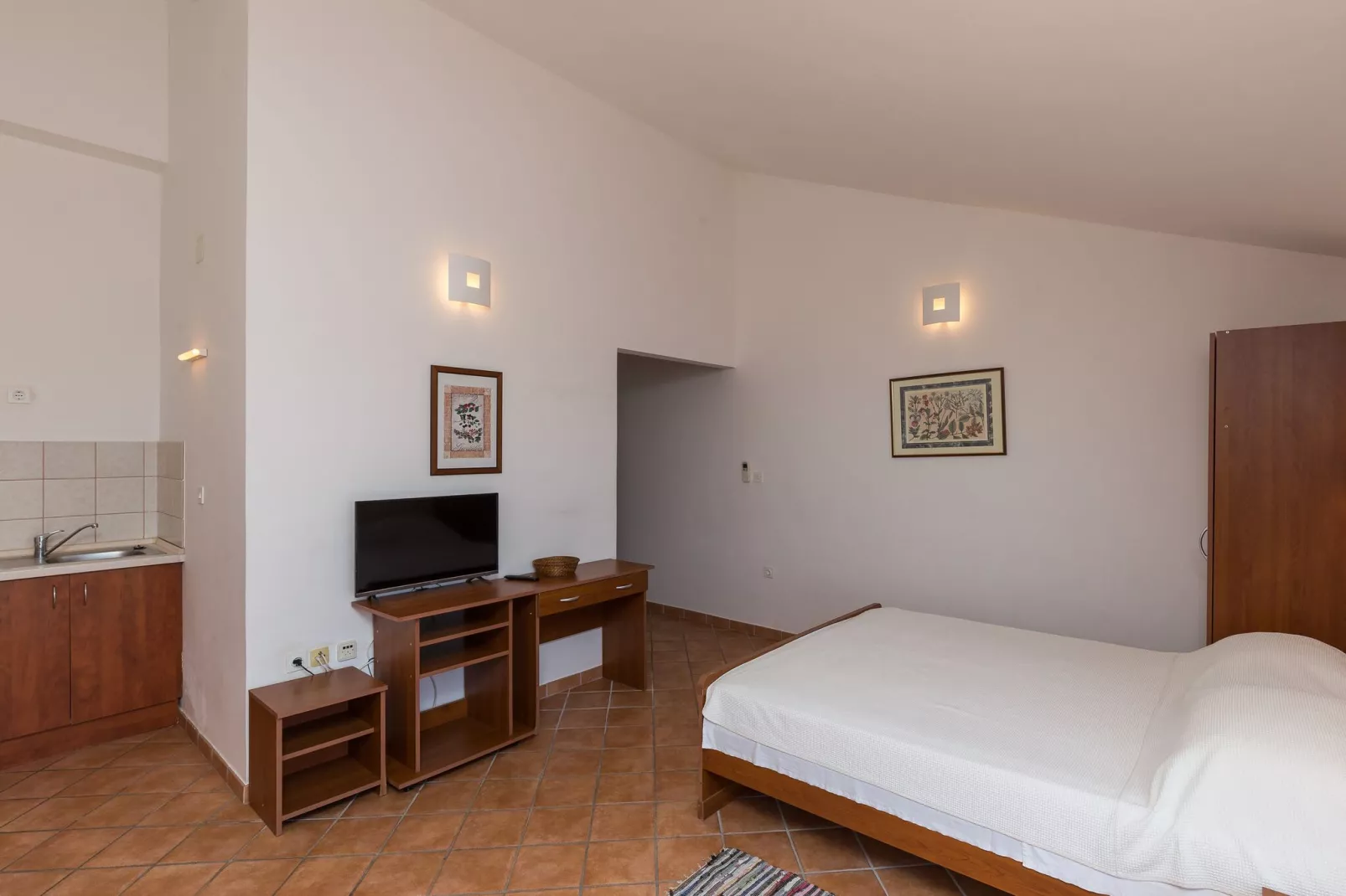 Villa Dubravka - Premium Studio Apartment with Balcony and Sea View (Apartman 2)-Bedroom