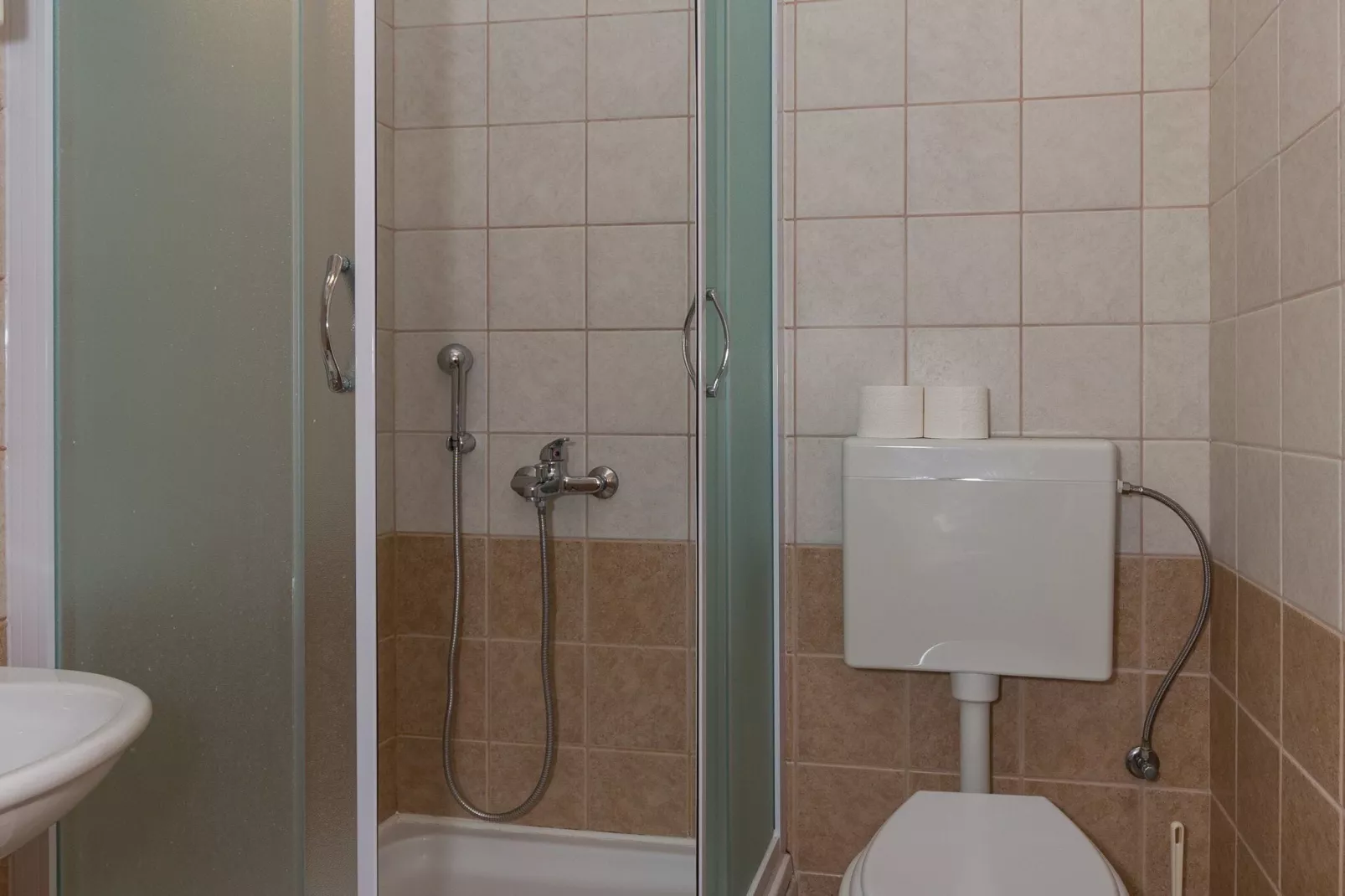 Villa Dubravka - Premium Studio Apartment with Balcony and Sea View (Apartman 2)-Bathroom