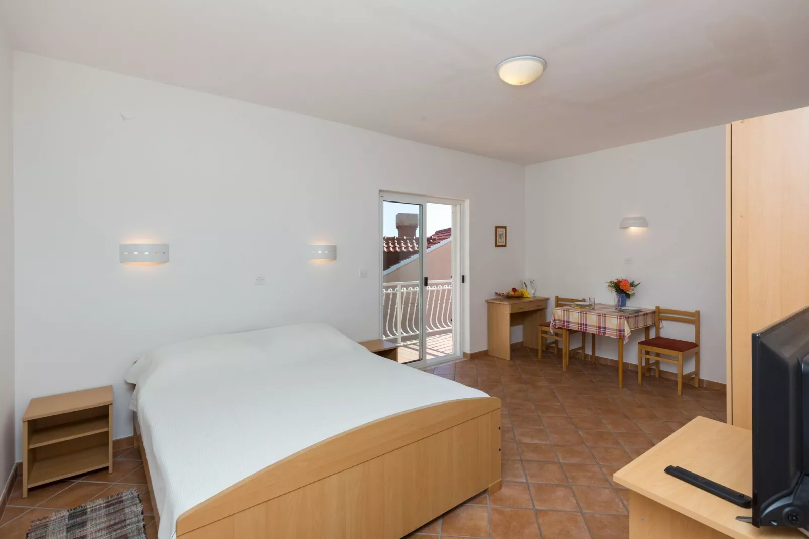 Villa Dubravka - Superior One Bedroom Apartment with Balcony and Sea View (Apartman 6)-Bedroom