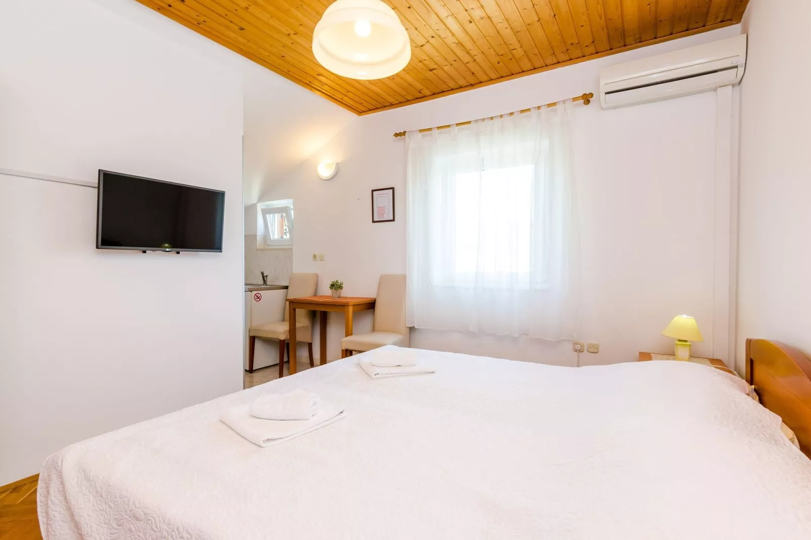 Apartments Mali Paradiso - Studio Apartment with Pool View(A1)-Bedroom