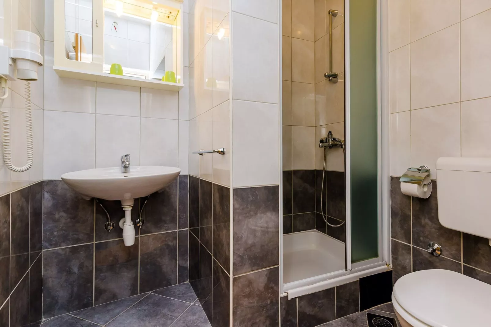 Apartments Mali Paradiso - One Bedroom Apartment with Terrace and Pool View(A3)-Bathroom