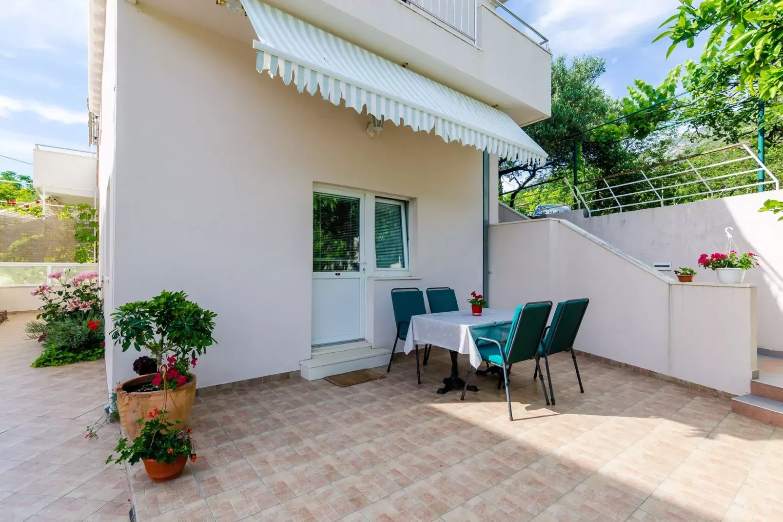 Apartments Mali Paradiso - One Bedroom Apartment with Terrace and Pool View(A3)-Terrace