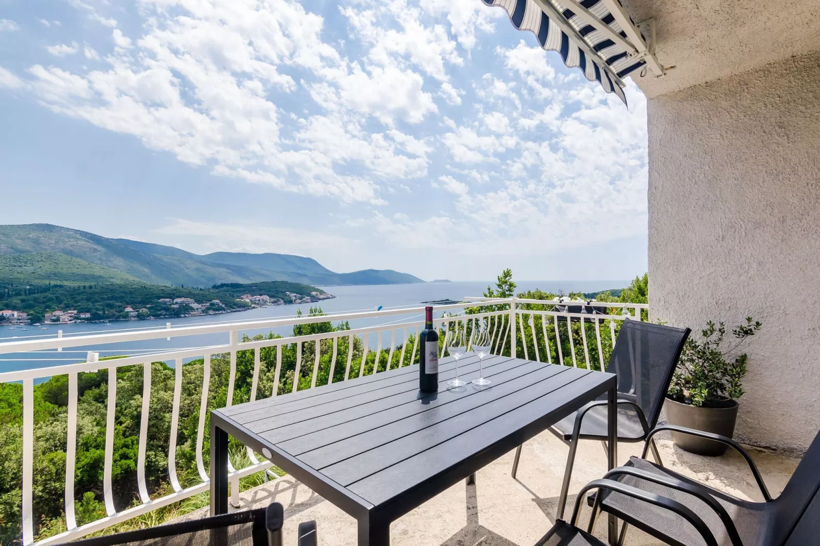 Apartment Konak - Two Bedroom Apartment with Terrace and Sea View-Terrace balcony