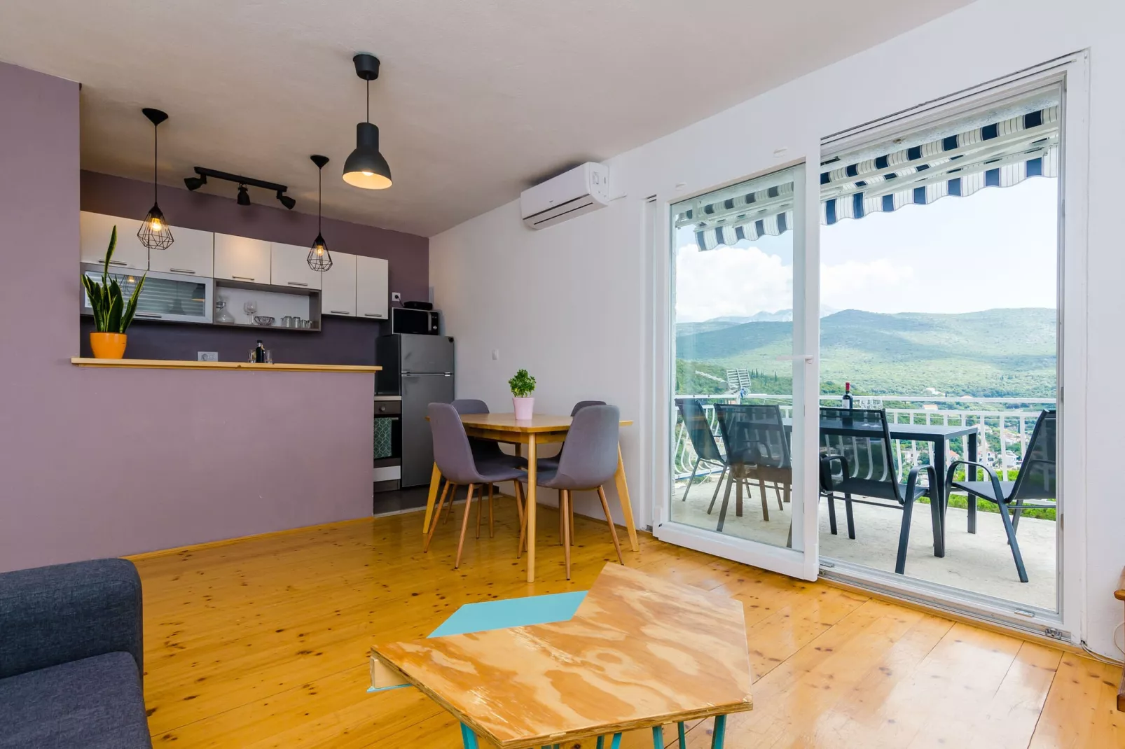 Apartment Konak - Two Bedroom Apartment with Terrace and Sea View