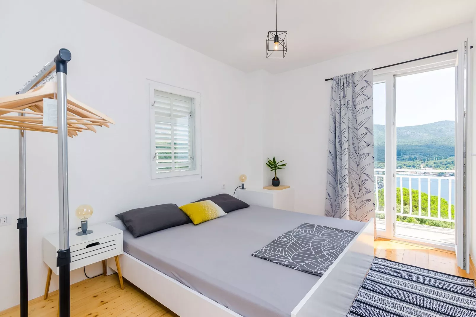 Apartment Konak - Two Bedroom Apartment with Terrace and Sea View-Bedroom