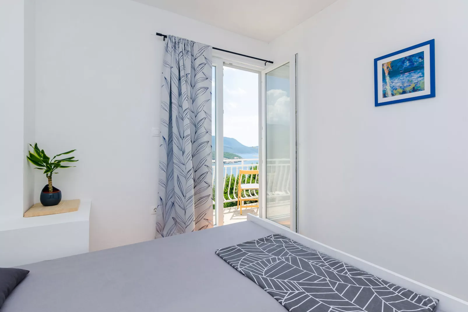 Apartment Konak - Two Bedroom Apartment with Terrace and Sea View-Bedroom