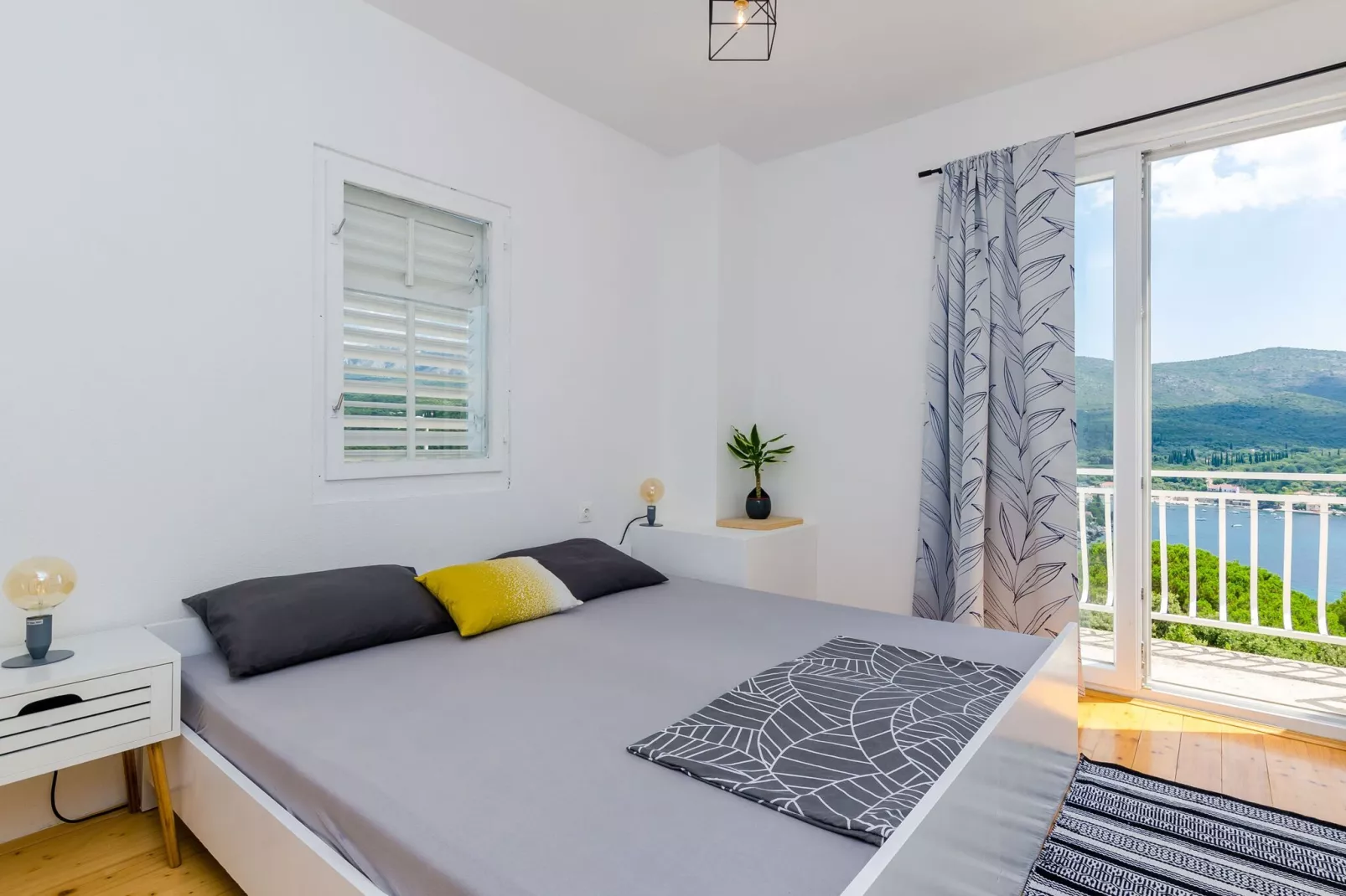 Apartment Konak - Two Bedroom Apartment with Terrace and Sea View-Bedroom