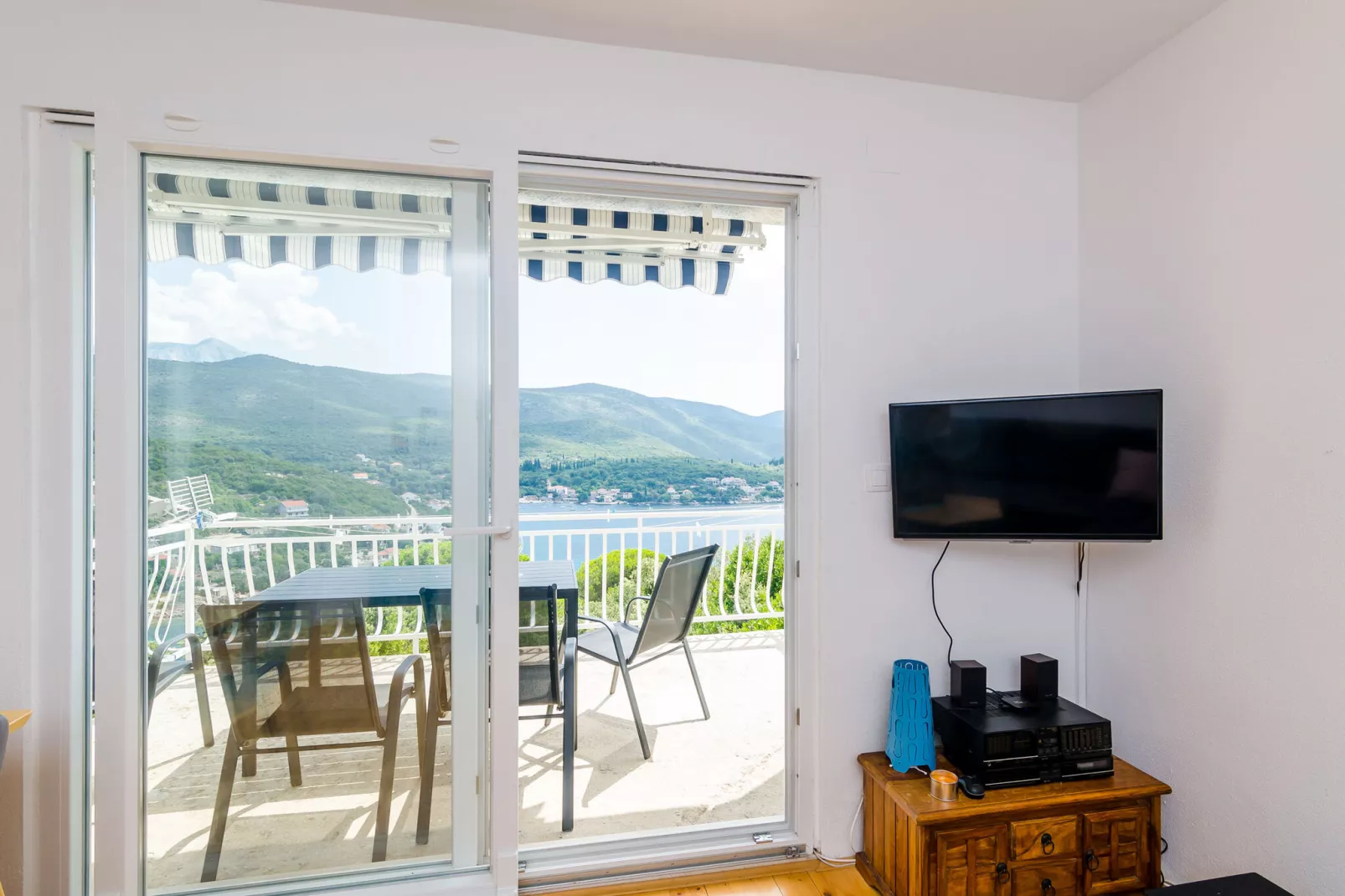 Apartment Konak - Two Bedroom Apartment with Terrace and Sea View-Terrace balcony