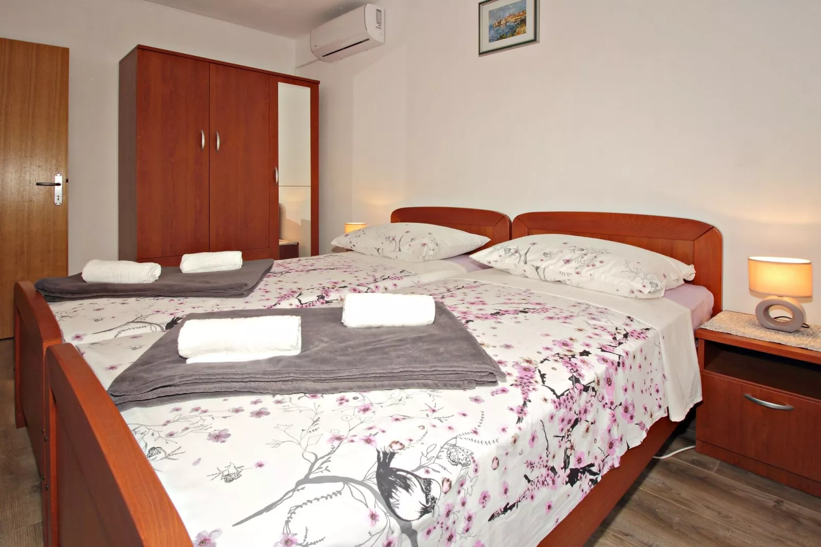 Apartment Milenka - Four Bedroom Apartment with Terrace-Bedroom