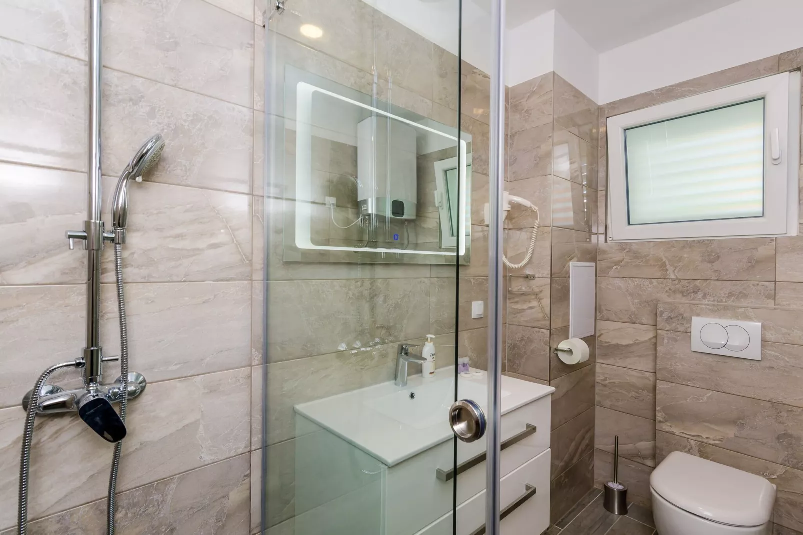 Apartment Petra 14 - Studio Apartment with Balcony and Sea View-Salle de bain