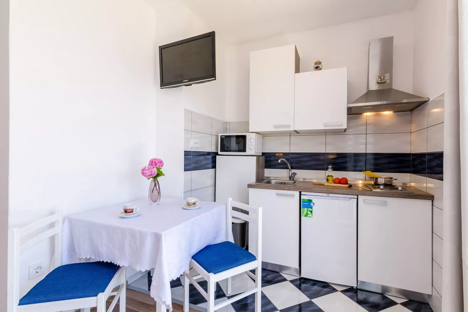 Apartments Cypress Sea Cove - Premium Studio Apartment with Balcony and Sea View (A2)-Kitchen