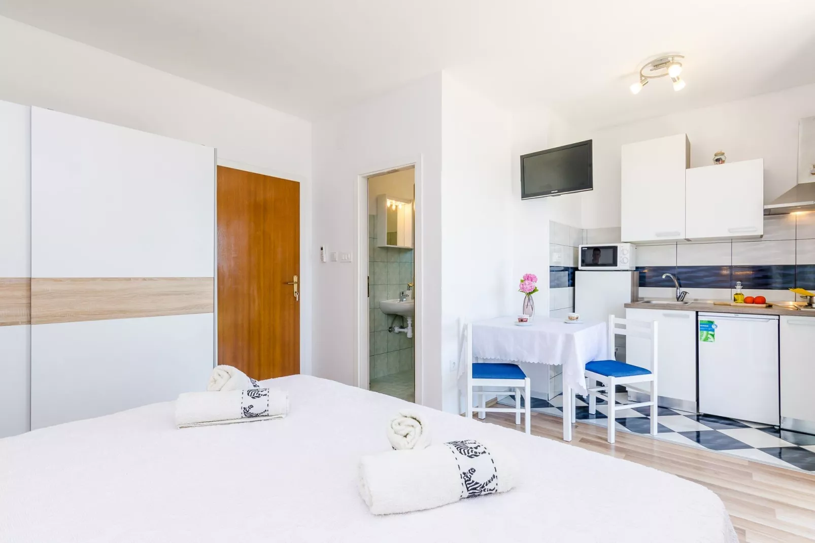 Apartments Cypress Sea Cove - Premium Studio Apartment with Balcony and Sea View (A2)-Kitchen