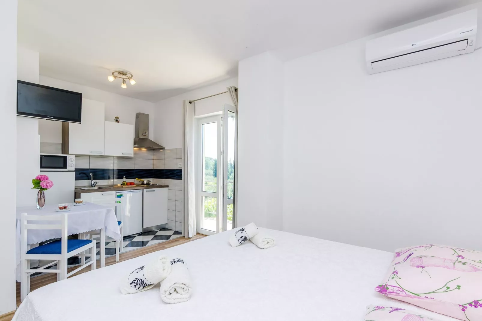 Apartments Cypress Sea Cove - Premium Studio Apartment with Balcony and Sea View (A2)-Indoor