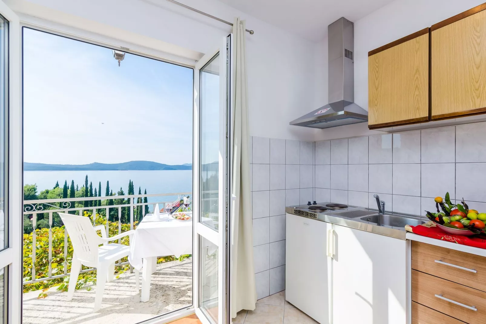 Apartments Cypress Sea Cove - Comfort Studio Apartment with Balcony and Sea View (A1)-Kitchen