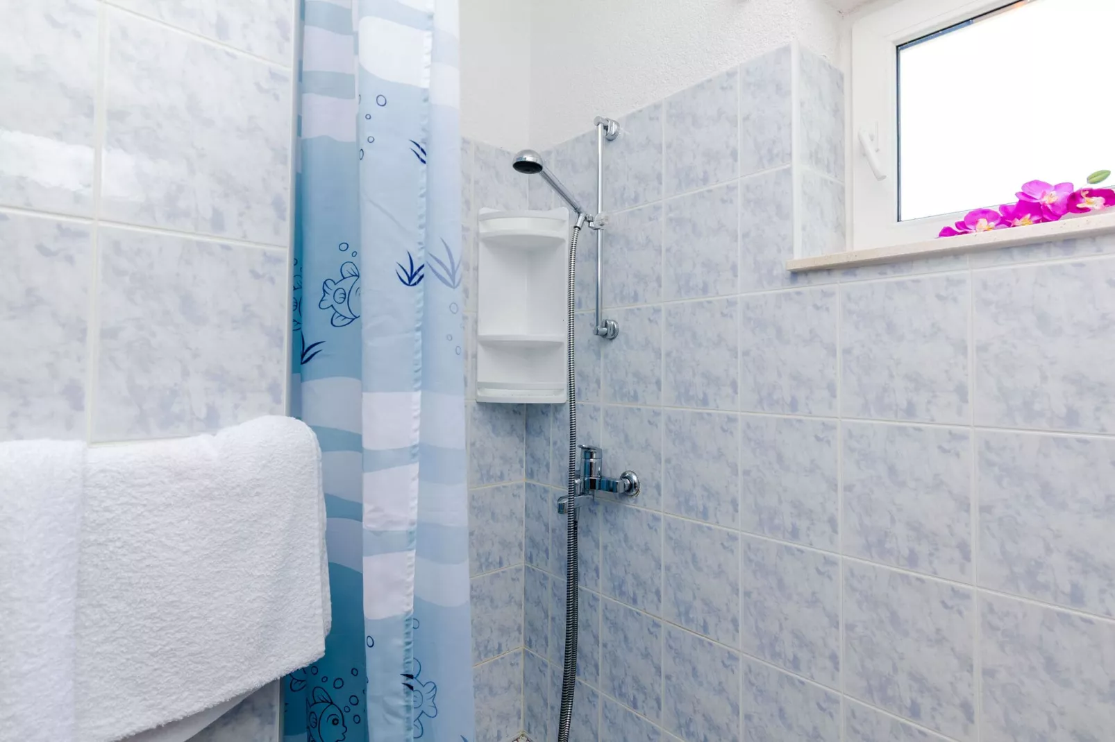 Apartments Cypress Sea Cove - Comfort Studio Apartment with Balcony and Sea View (A1)-Bathroom