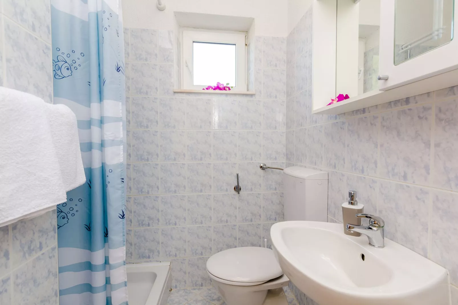 Apartments Cypress Sea Cove - Comfort Studio Apartment with Balcony and Sea View (A1)-Bathroom