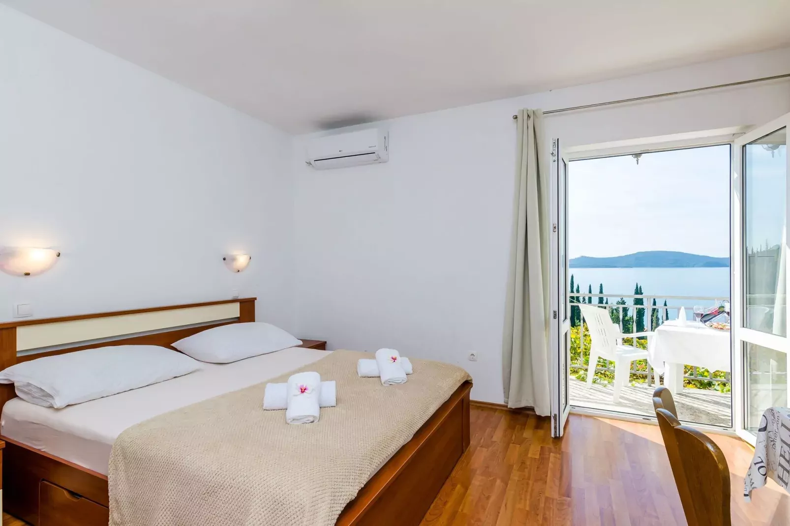 Apartments Cypress Sea Cove - Comfort Studio Apartment with Balcony and Sea View (A1)-Indoor