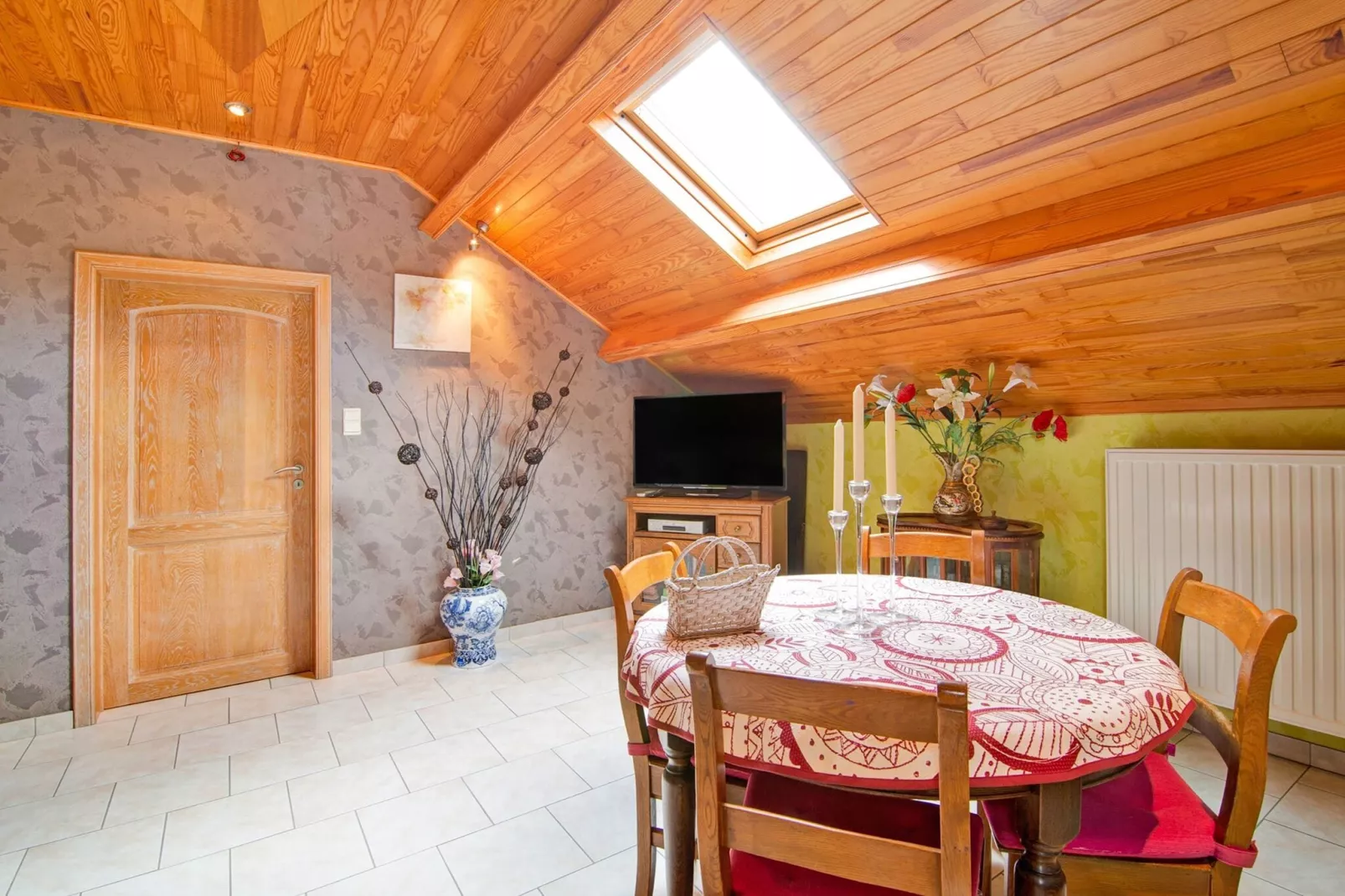 Le Meheret-Living room