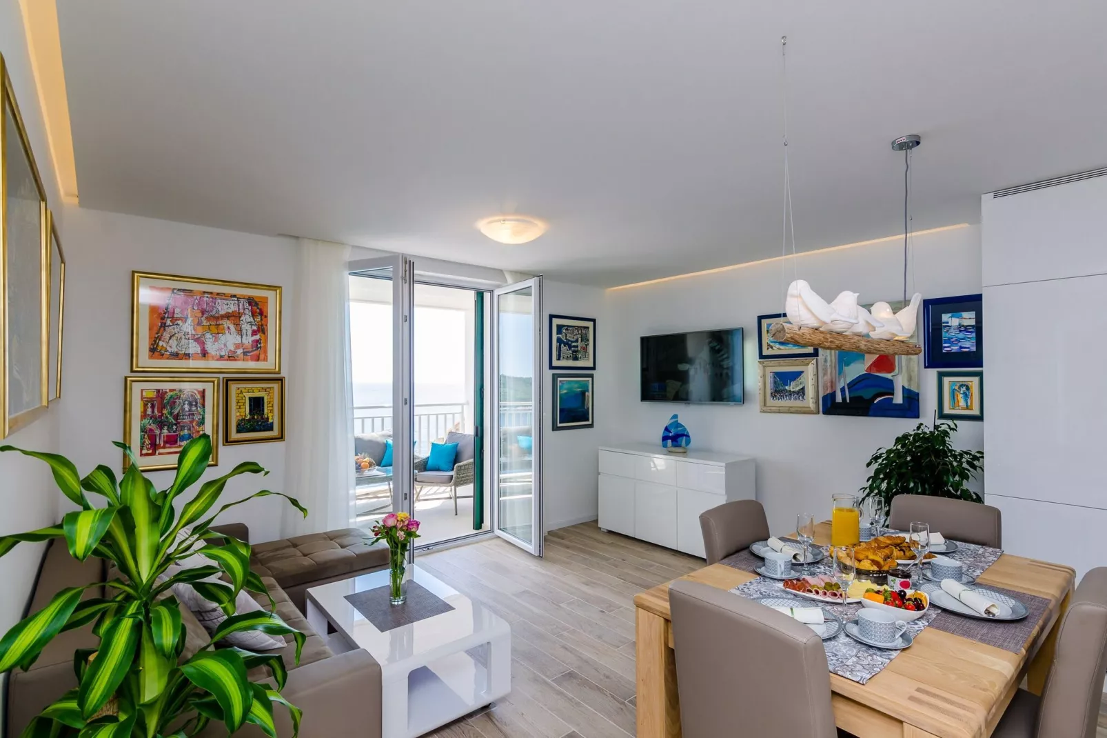 Apartments Lazarin - Two Bedroom Apartment with Balcony and Sea View (1 Veliki)-Living room