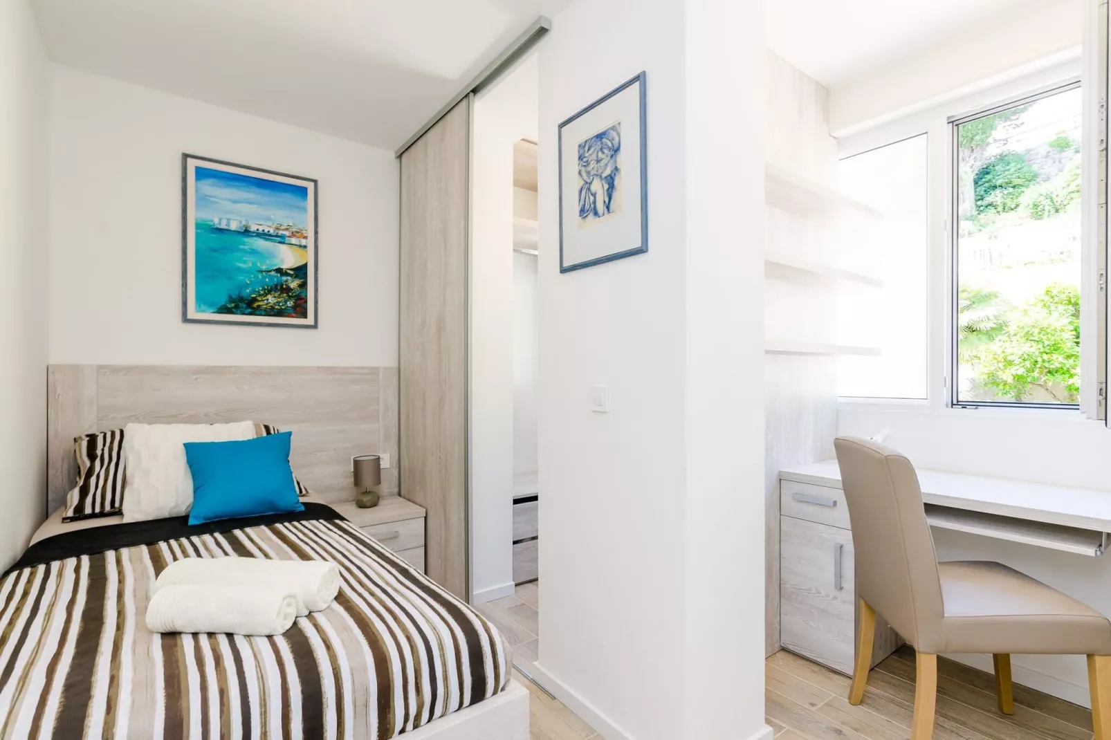 Apartments Lazarin - Two Bedroom Apartment with Balcony and Sea View (1 Veliki)-Bedroom