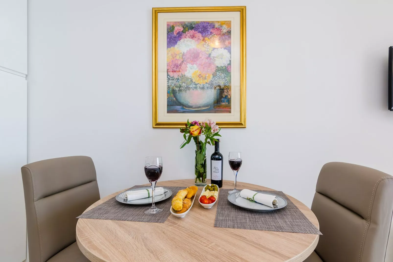 Apartments Lazarin - One Bedroom Apartment with Balcony and Sea View (2 Mali )-Dining room