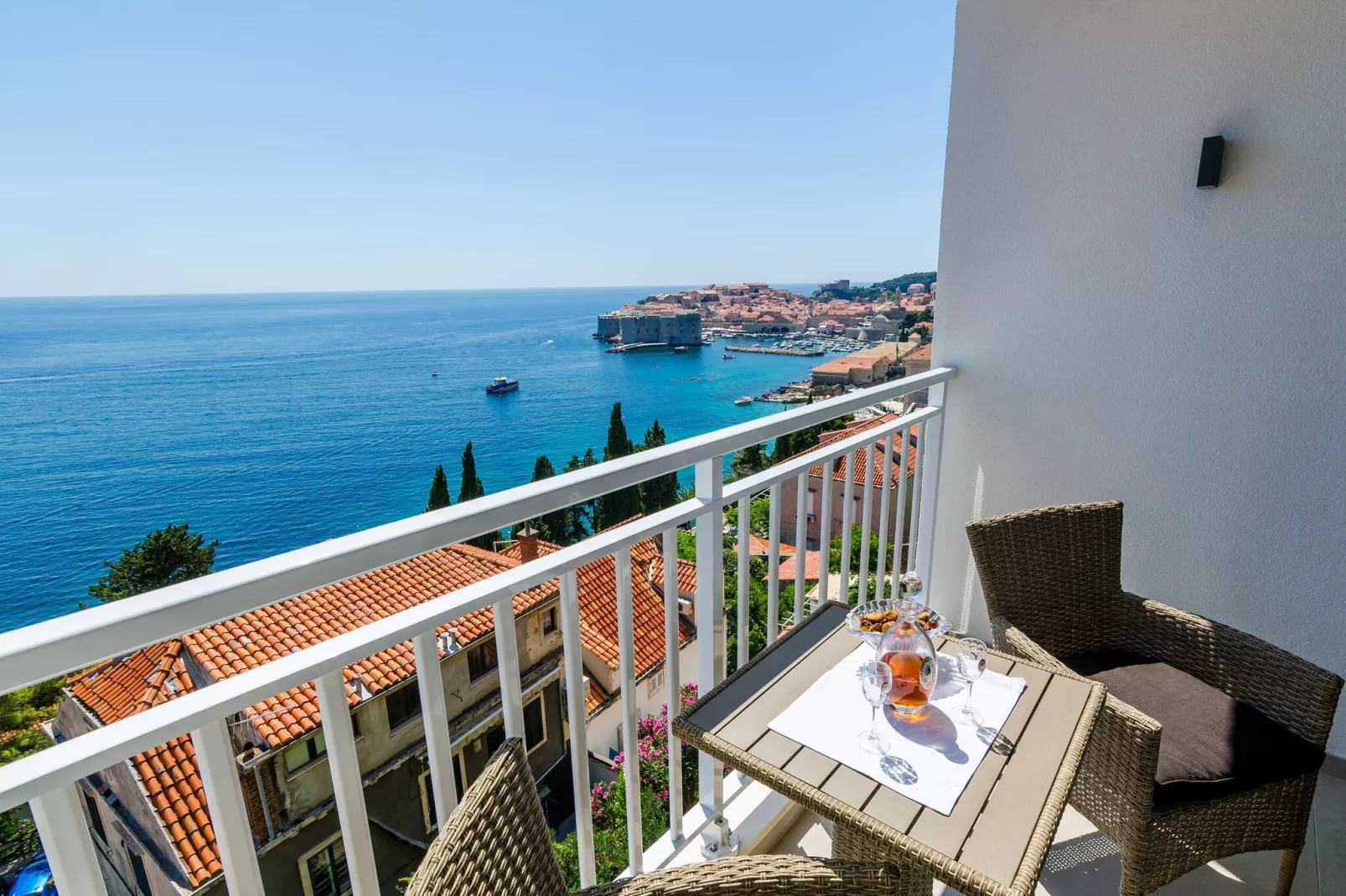 Apartments Lazarin - One Bedroom Apartment with Balcony and Sea View (2 Mali )-Terrace balcony