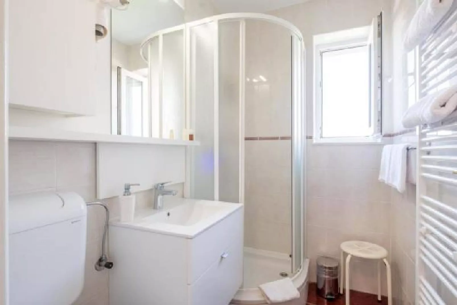 Villa Panorama Dubrovnik (A1) - Deluxe One Bedroom Apartment with Terrace and Sea View-Bathroom