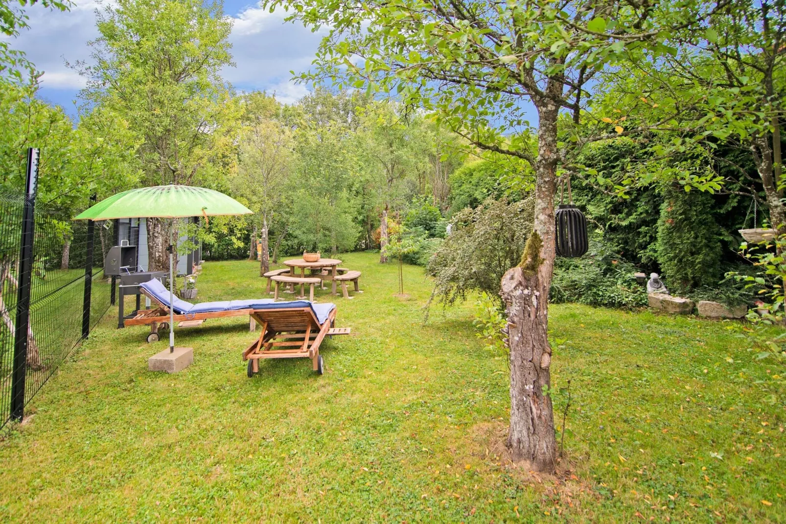 Le Meheret-Gardens summer