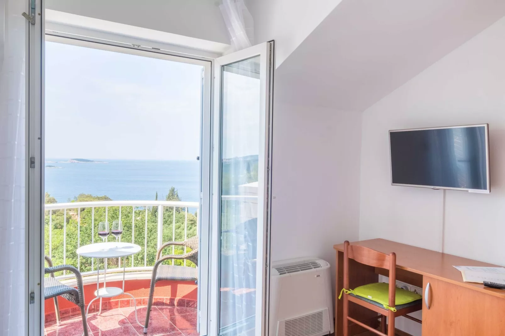 Villa Panorama Dubrovnik (S2) - Comfort Double Room with Balcony and Sea View