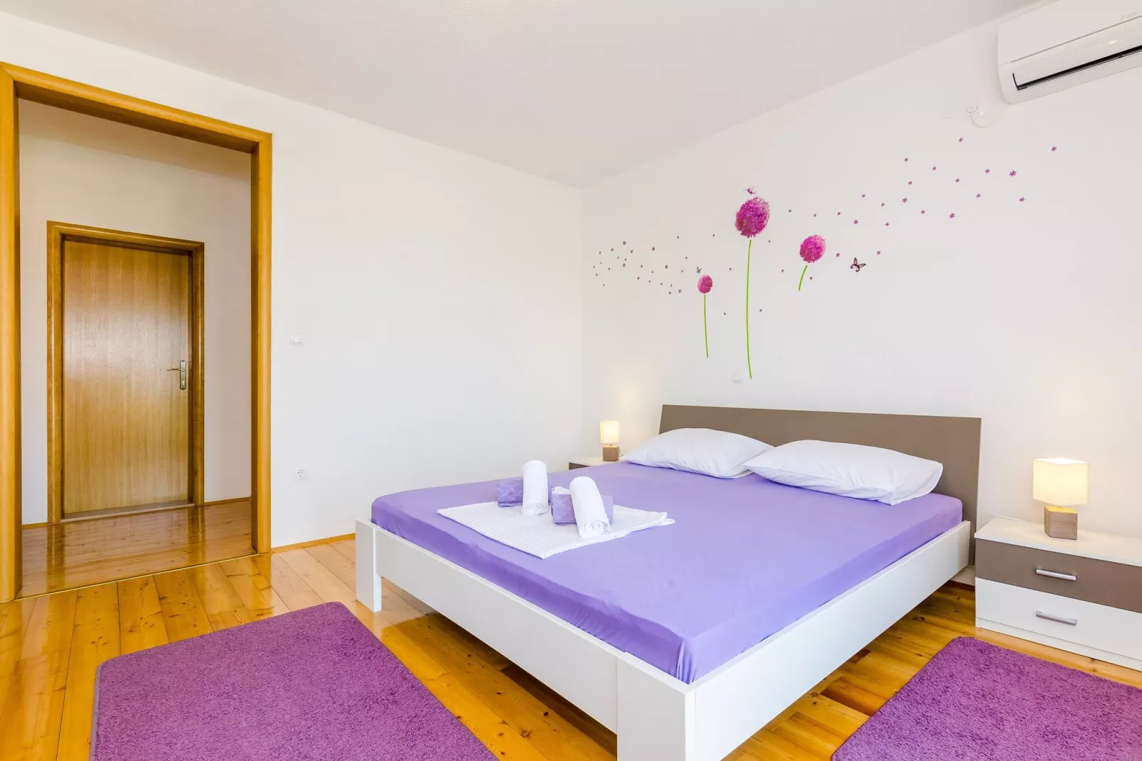 Apartment &  Rooms Maždin - One Bedroom Apartment with Balcony and Sea View-Bedroom