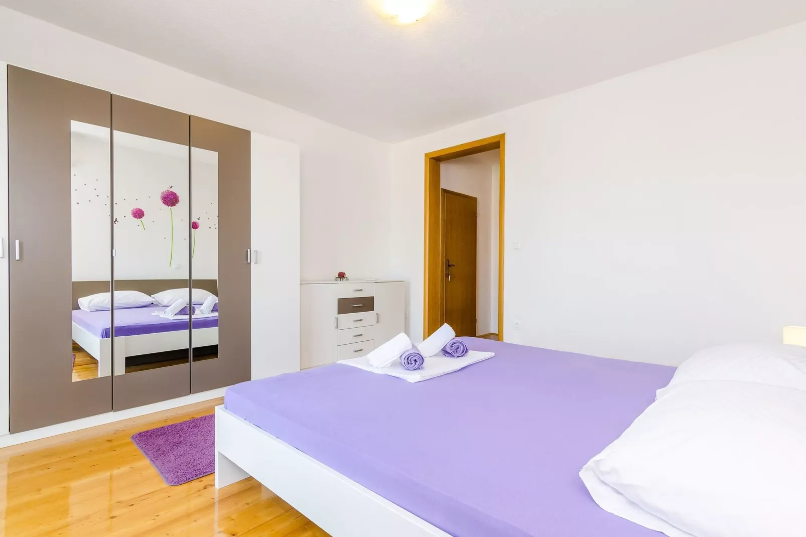 Apartment &  Rooms Maždin - One Bedroom Apartment with Balcony and Sea View-Bedroom