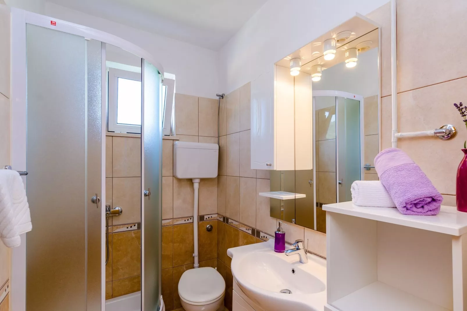 Apartment & Rooms Maždin - Triple Room with Balcony and Sea View ( Soba More )-Bathroom