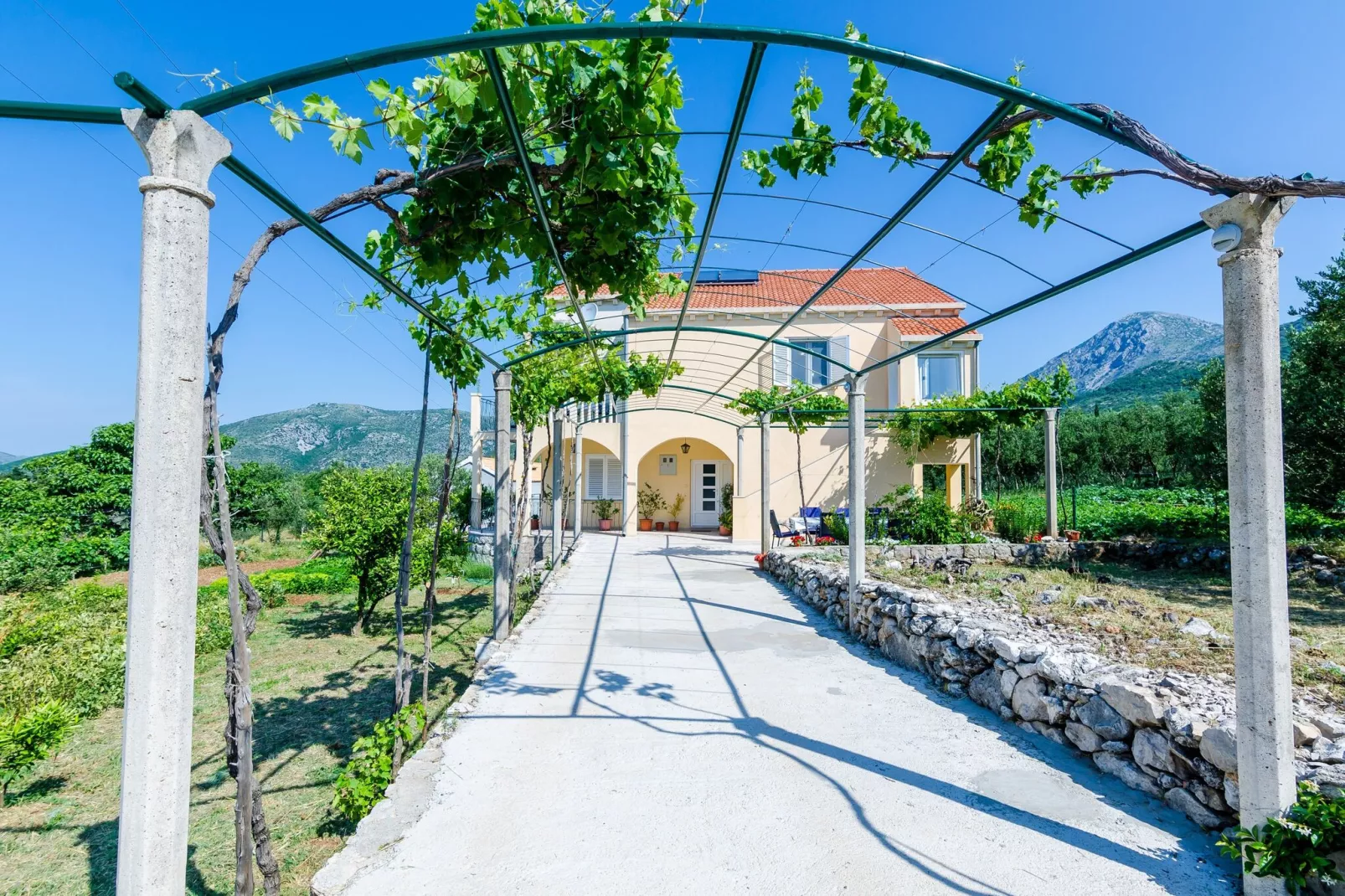 Apartment & Rooms Maždin - Triple Room with Mountain View ( Soba Standard )-Outdoor