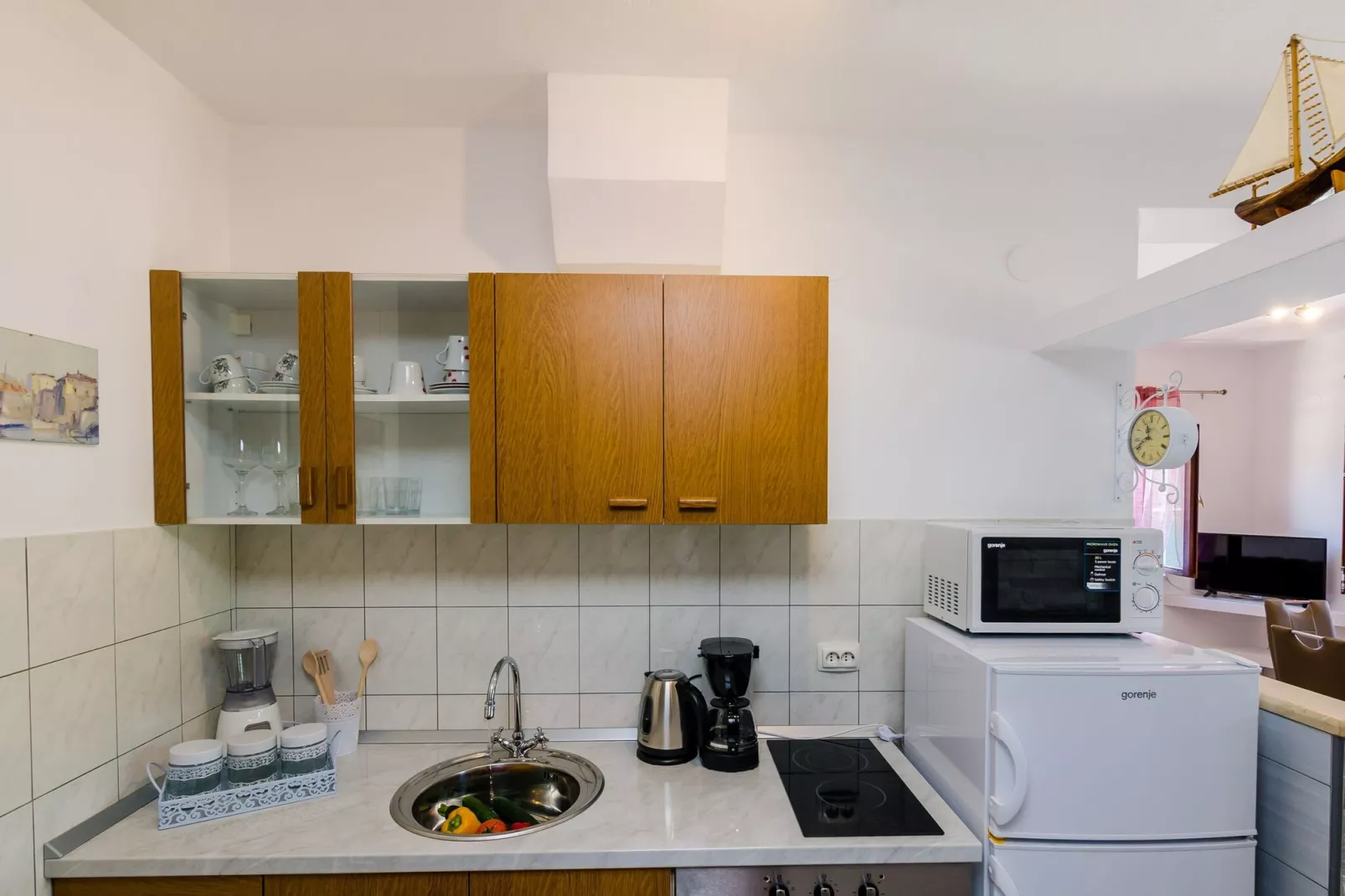 Apartments Melany - One Bedroom Apartment with Shared Terrace and Sea View-Kitchen