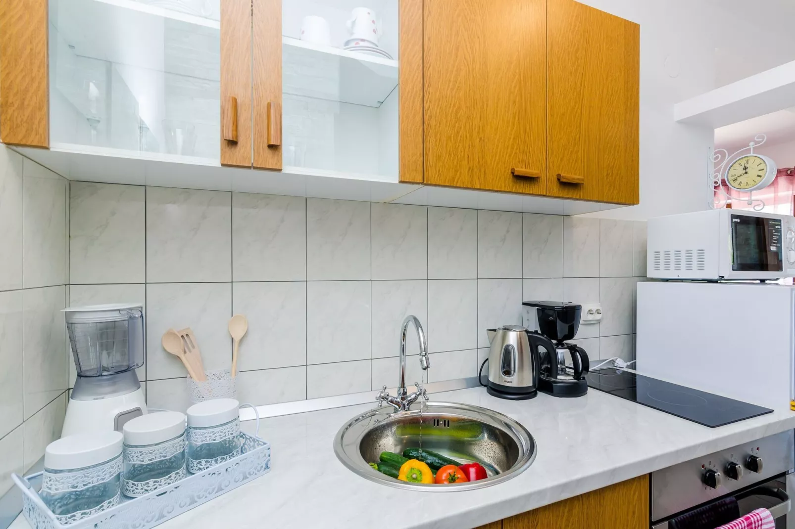 Apartments Melany - One Bedroom Apartment with Shared Terrace and Sea View-Kitchen