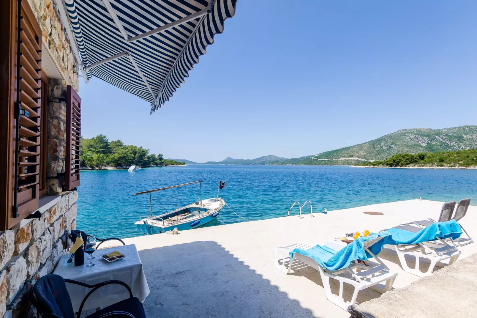 Apartments Melany - One Bedroom Apartment with Shared Terrace and Sea View-Outdoor